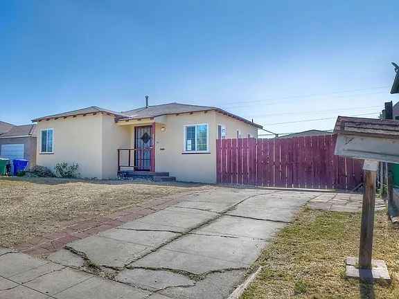 2 Beds 1 Bath - House photo'