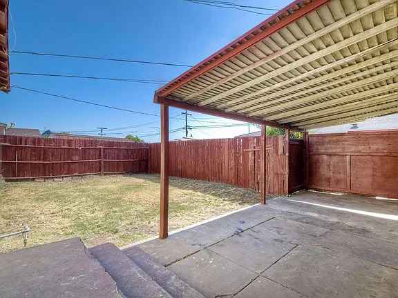 2 Beds 1 Bath - House photo'