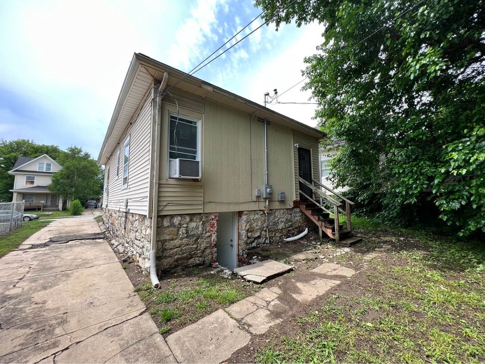 2 Beds 1 Bath - House photo'