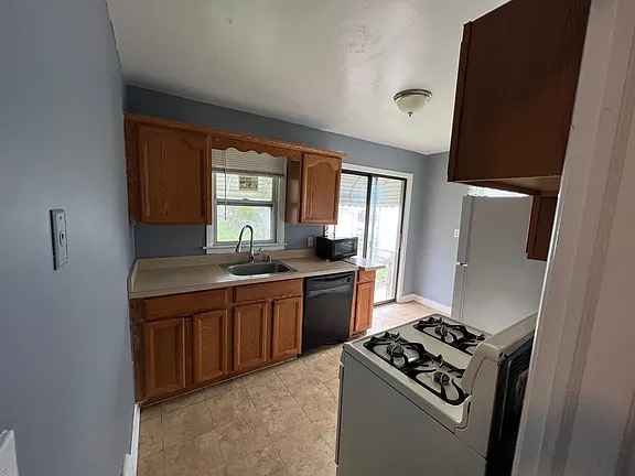 2 Beds 1 Bath - House photo'