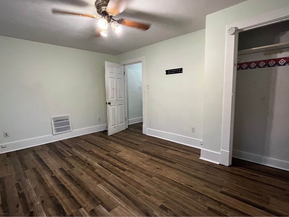 2 Beds 1 Bath - House photo'