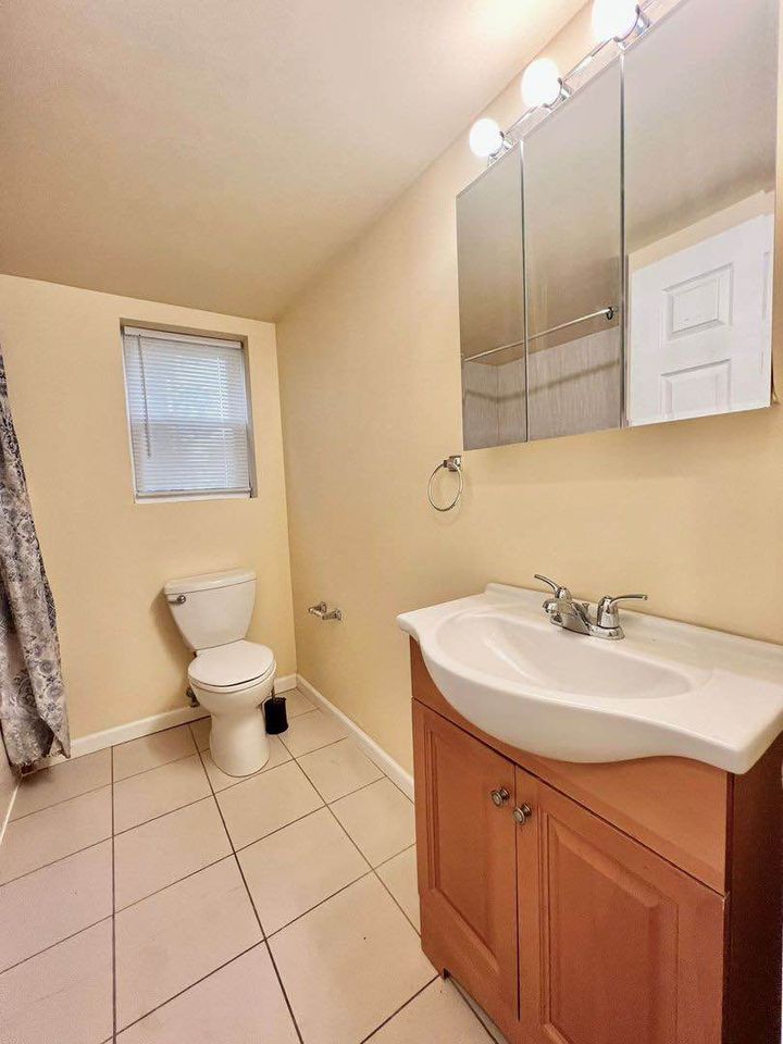 2 Beds 1 Bath - Townhouse photo'