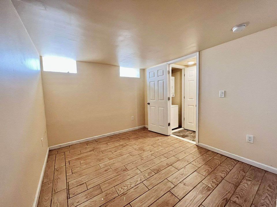 2 Beds 1 Bath - Townhouse - 16