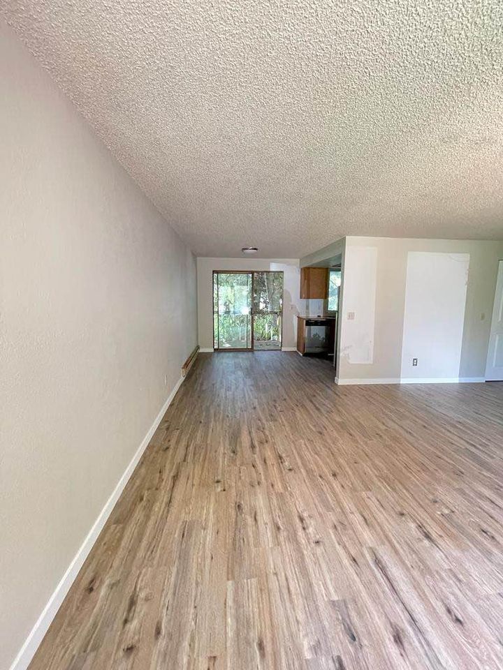 2 Beds 1 Bath - Townhouse photo'