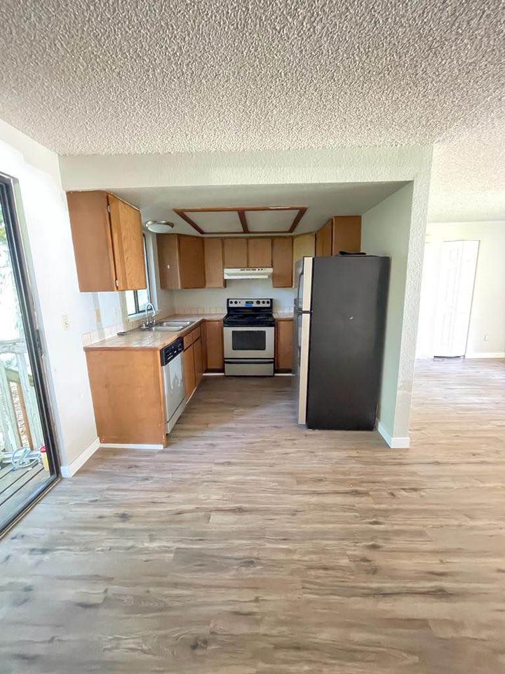 2 Beds 1 Bath - Townhouse - 6