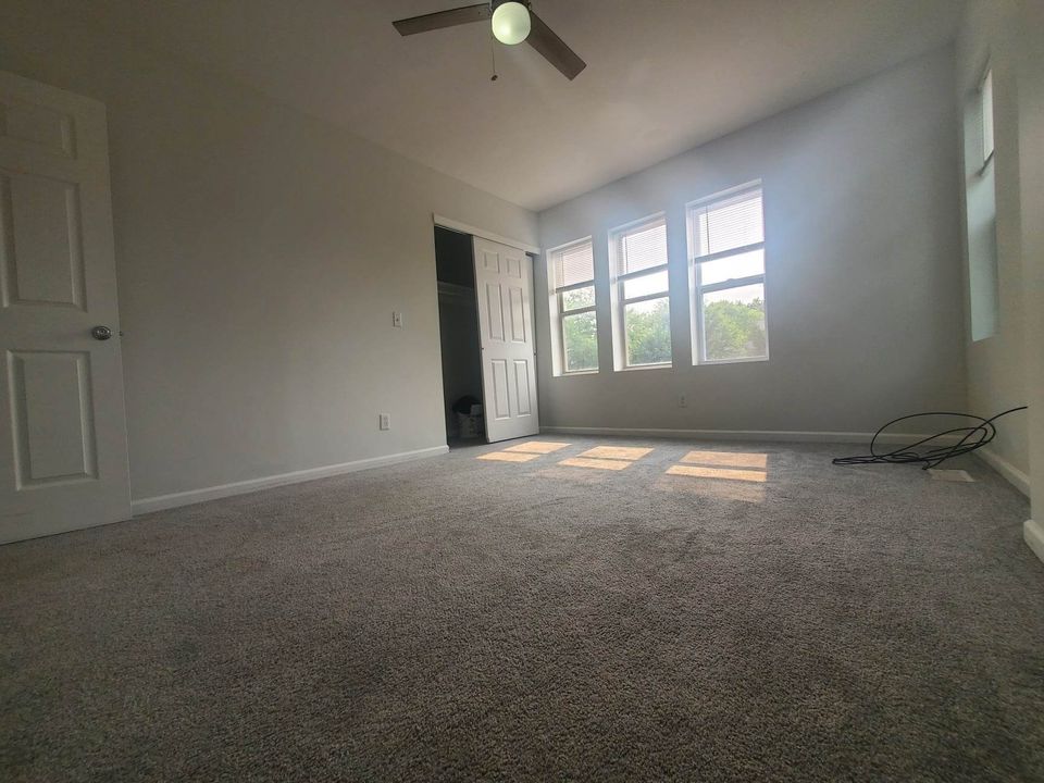 2 Beds 1 Bath Townhouse photo'