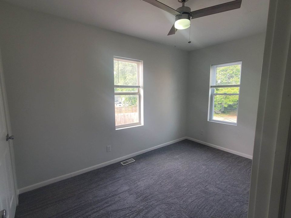 2 Beds 1 Bath Townhouse photo'