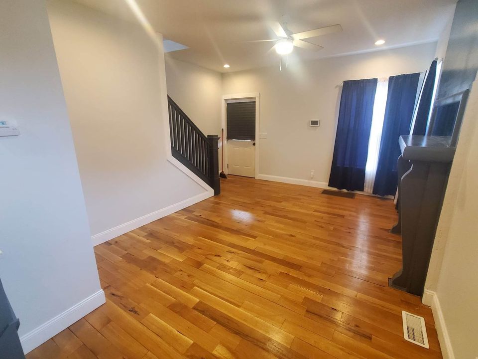 2 Beds 1 Bath Townhouse photo'