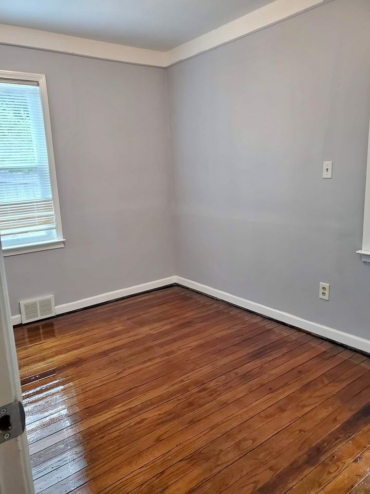 2 Beds 1 Bath Townhouse