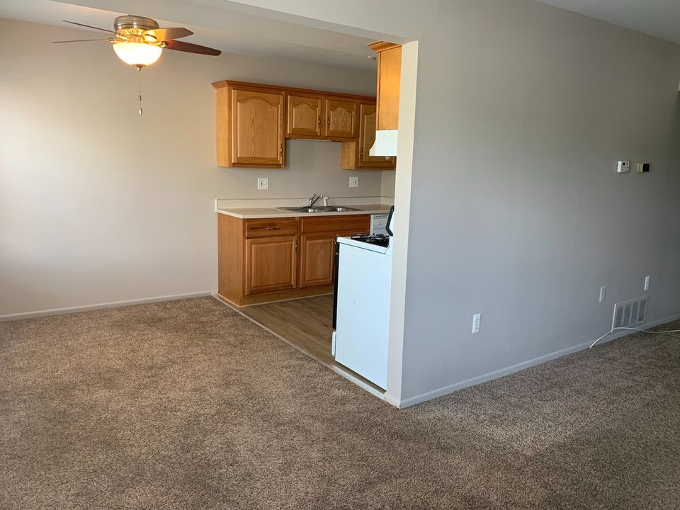 2 Beds 1 Bath Townhouse photo'