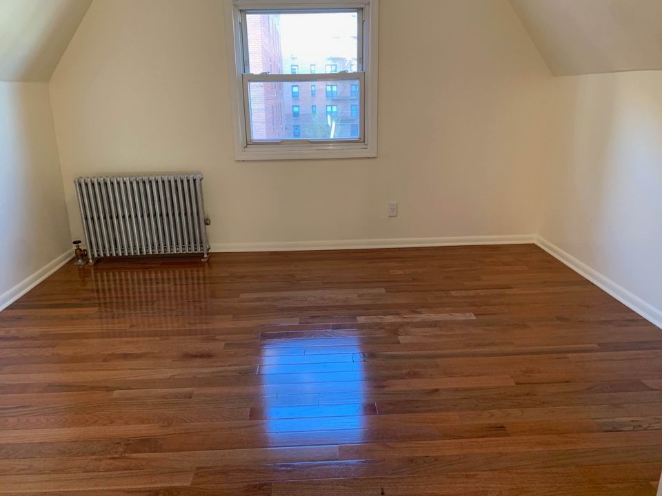 3 Beds 1 Bath - Apartment photo'