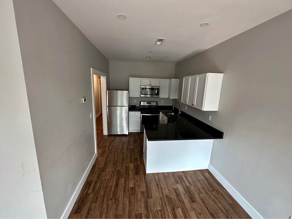 3 Beds 1 Bath - Apartment photo'