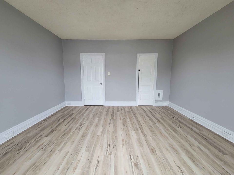 3 Beds 1 Bath - House photo'