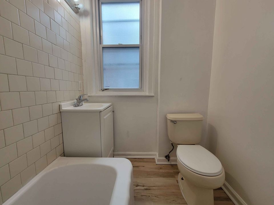 3 Beds 1 Bath - House photo'