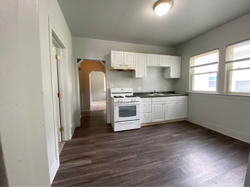 3 Beds 1 Bath - House photo'