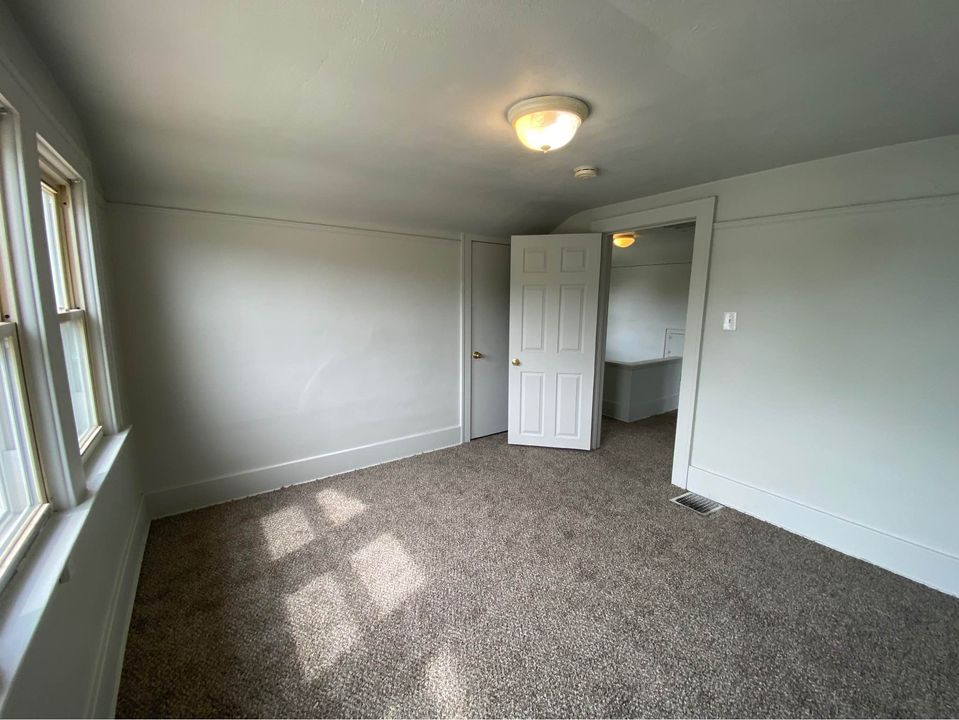 3 Beds 1 Bath - House photo'