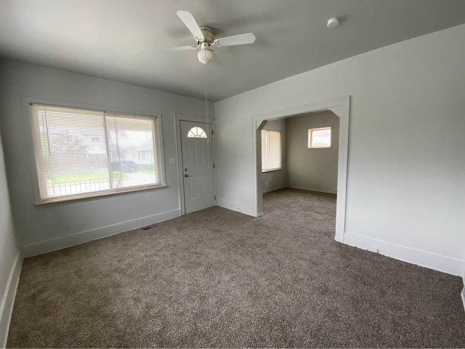 3 Beds 1 Bath - House photo'