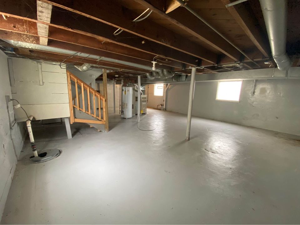 3 Beds 1 Bath - House photo'