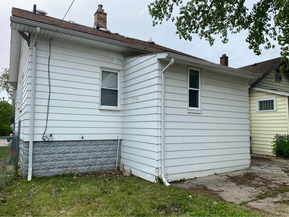 3 Beds 1 Bath - House photo'