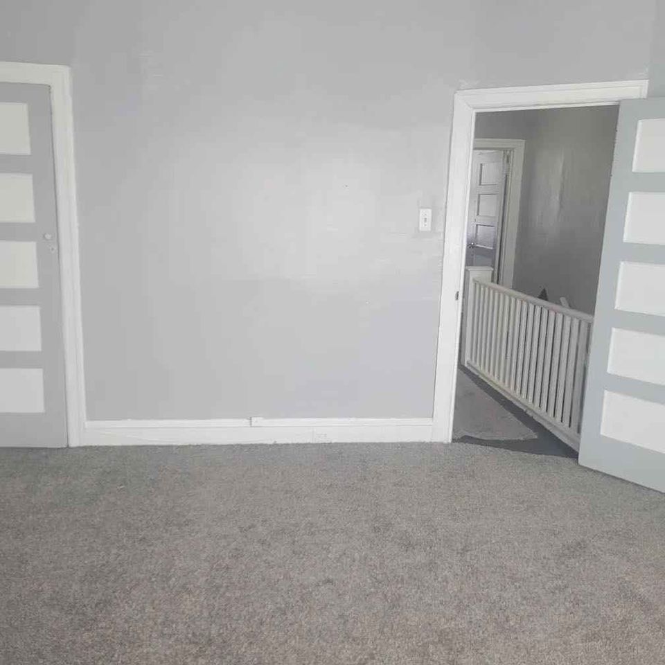 3 Beds 1 Bath - House photo'