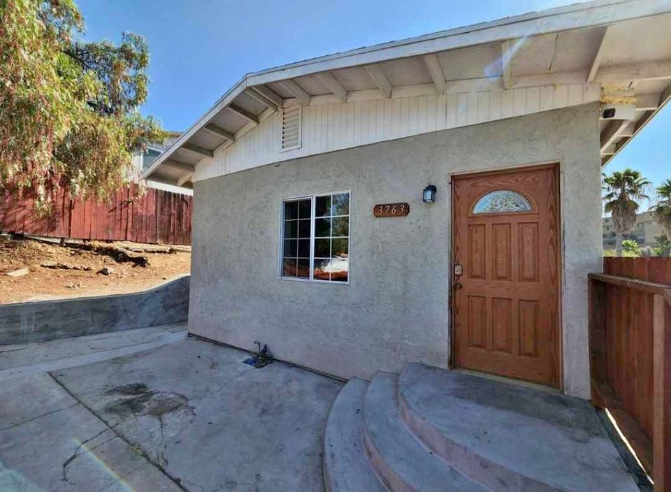 3 Beds 1 Bath - House photo'