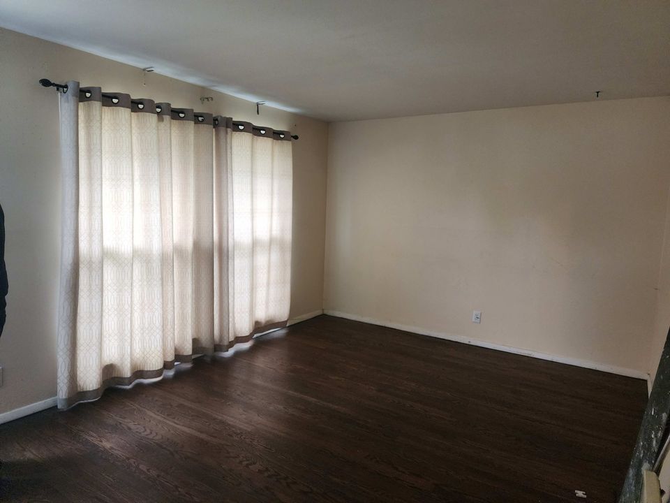 3 beds · 1 bath · House photo'