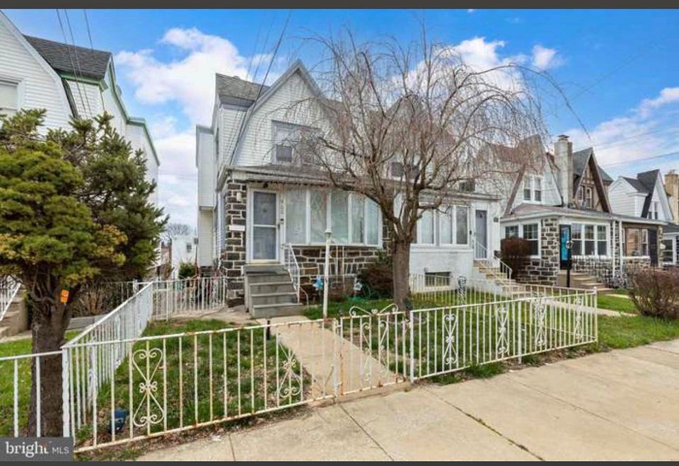 3 Beds 1 Bath - House