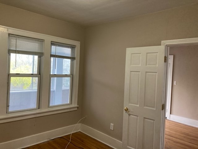 3 Beds 1 Bath Townhouse photo'