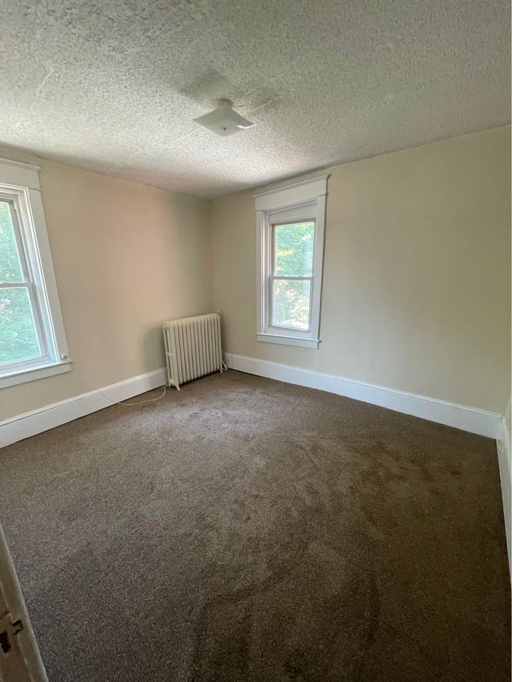 4 Beds 1 Bath - House photo'