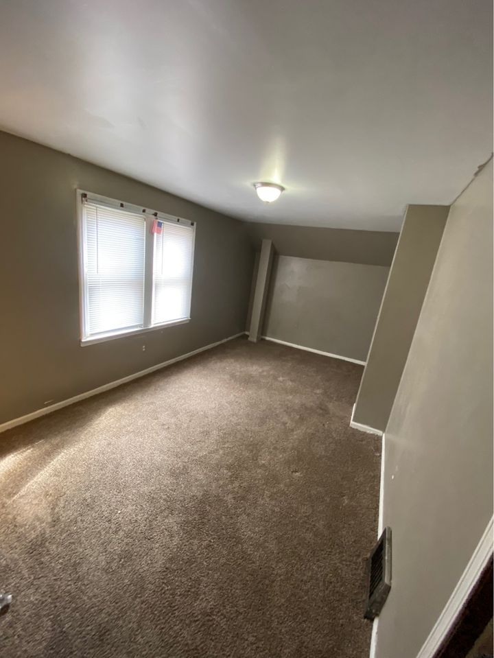 4 Beds 1 Bath - House photo'