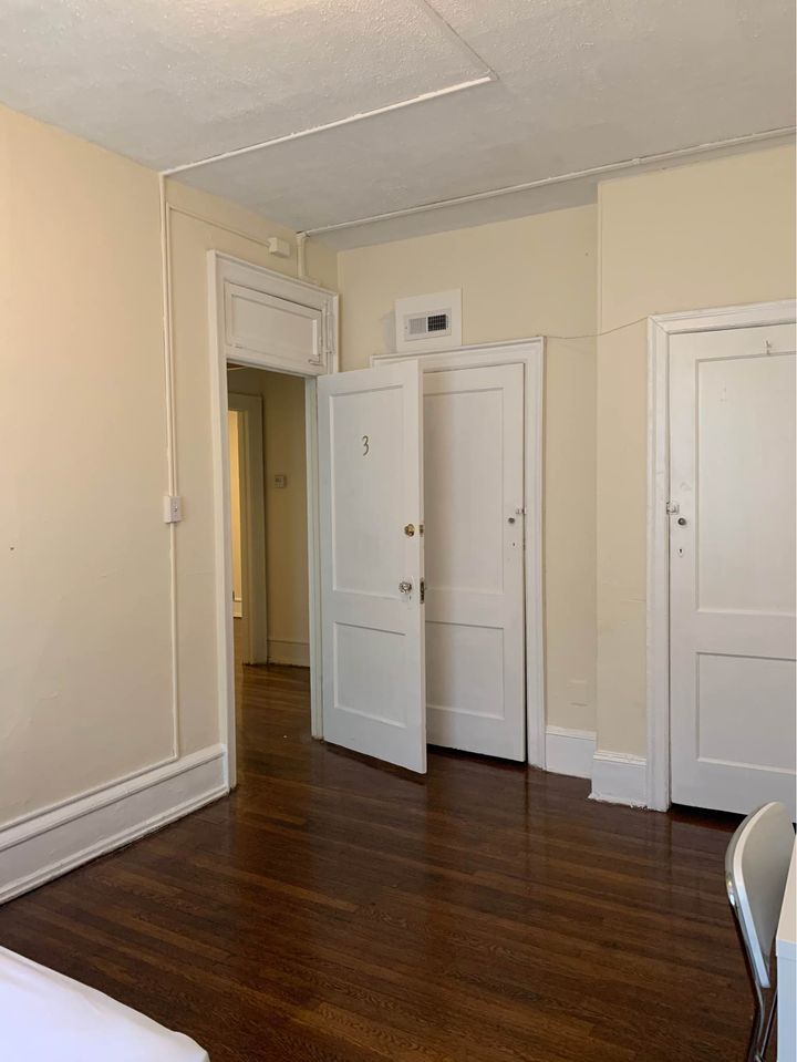 Room in 3 bedroom apartment near clark park photo'