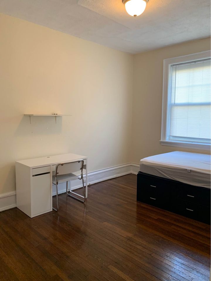 Room in 3 bedroom apartment near clark park photo'