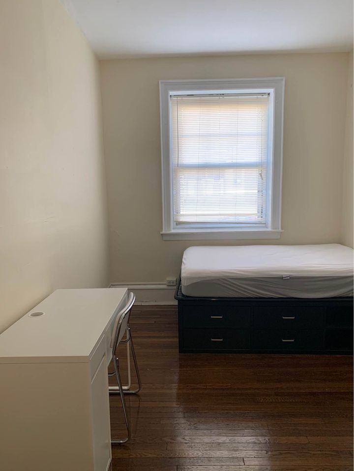 Room in 3 bedroom apartment near clark park photo'