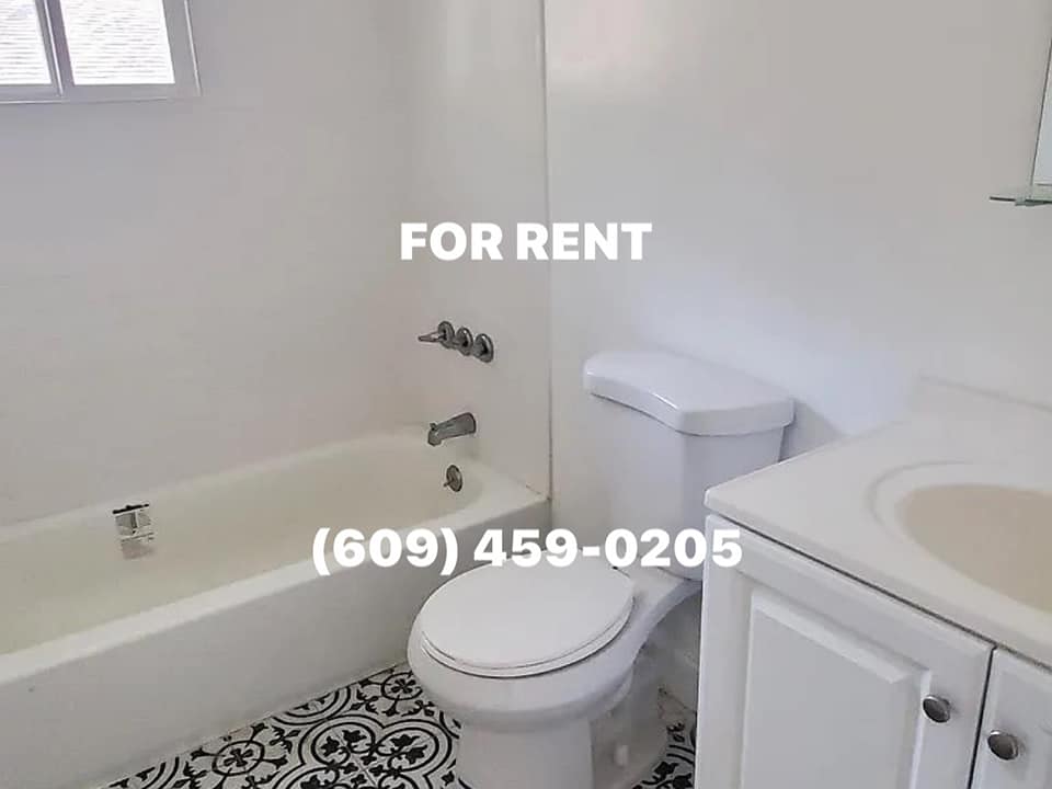 Studio apartment for rent photo'