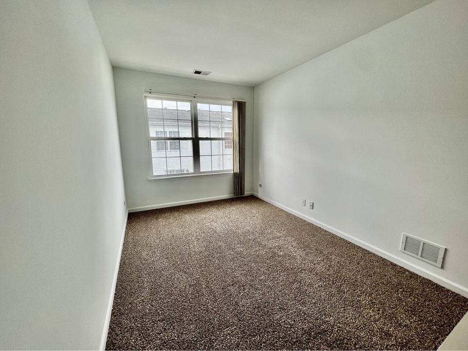 2 Beds 1.5 Baths - Townhouse - 4