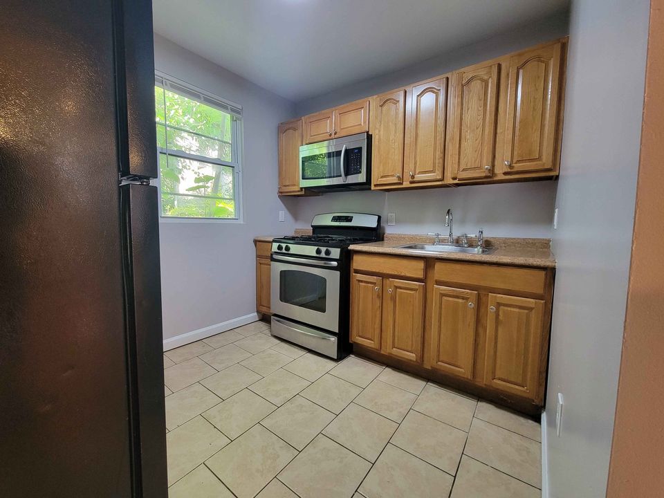 2 Beds 1 Bath - House photo'