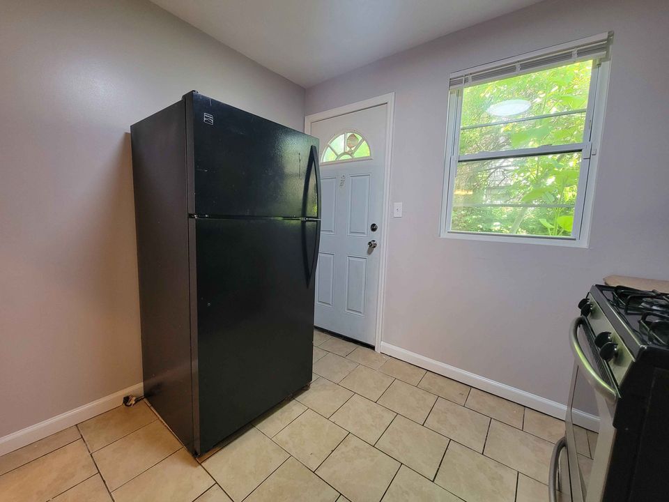 2 Beds 1 Bath - House photo'