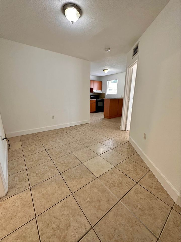 2 Beds 1 Bath - House photo'