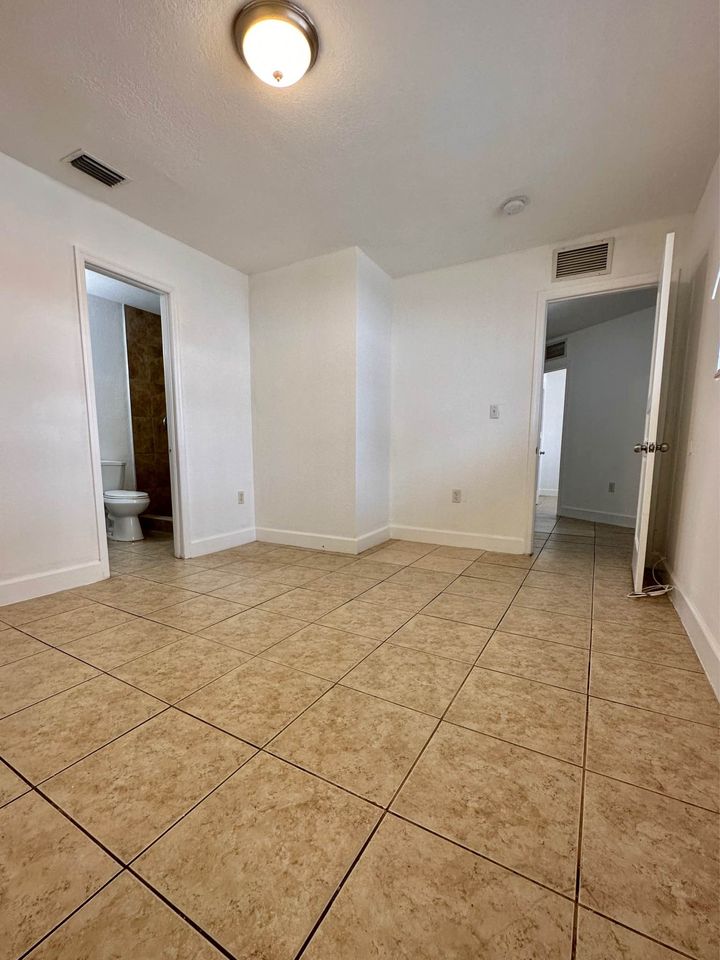 2 Beds 1 Bath - House photo'