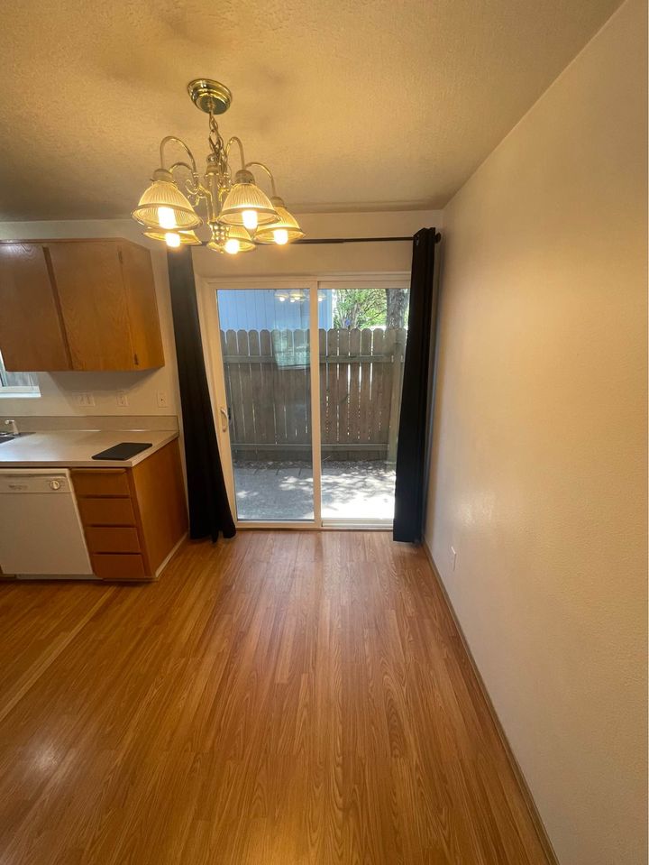 2 Beds 1 Bath - Townhouse photo'