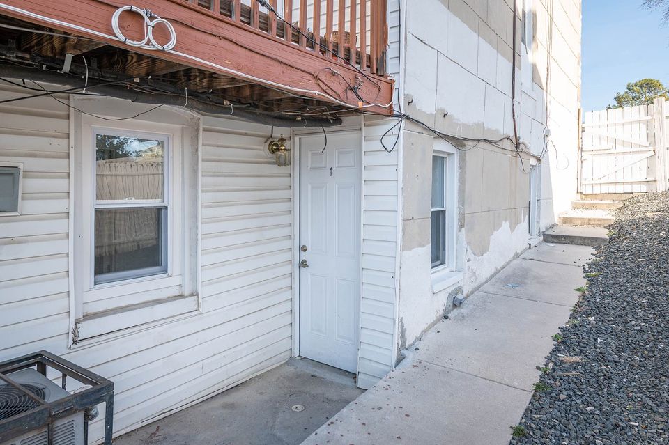 2 Beds 1 Bath - Townhouse photo'