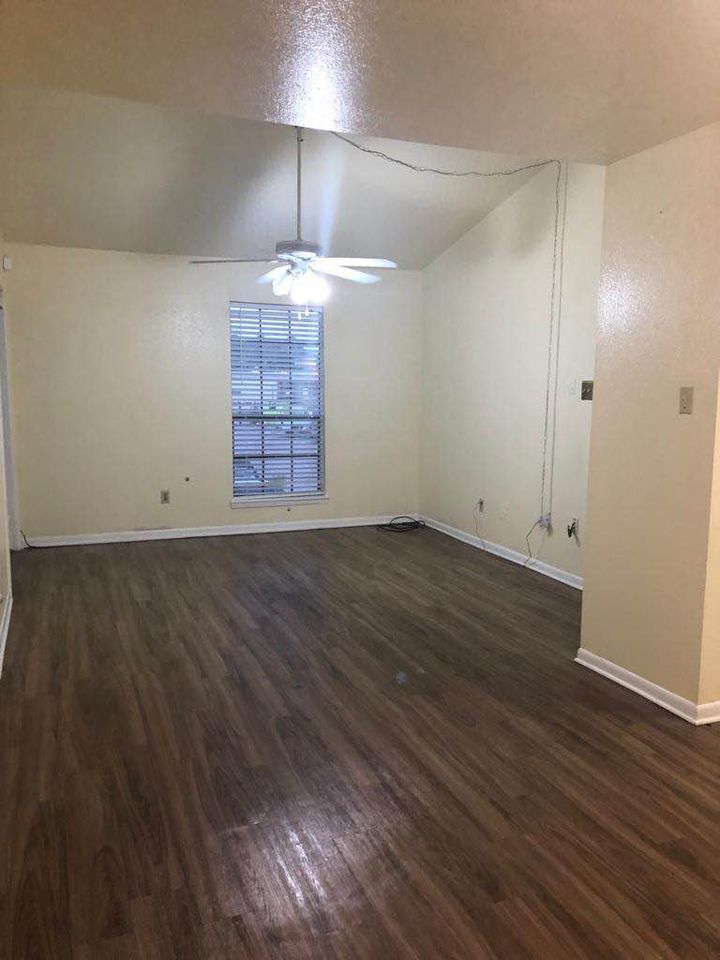 2 Beds 1 Bath - Townhouse photo'