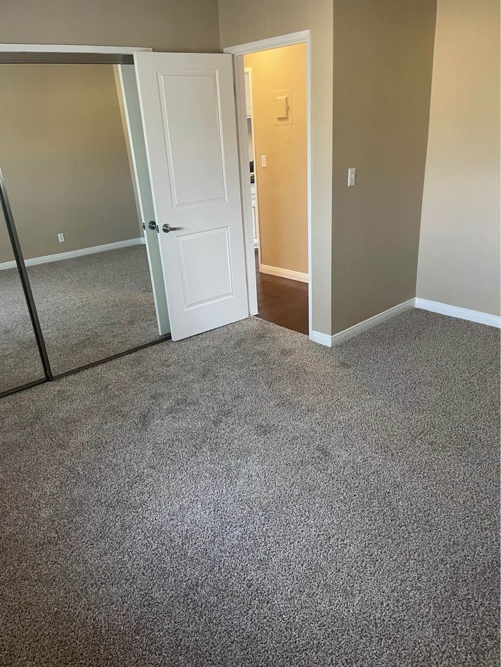 2 Beds 1 Bath - Townhouse photo'