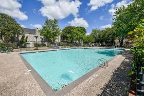 2 Beds 2.5 Baths Townhouse - 4