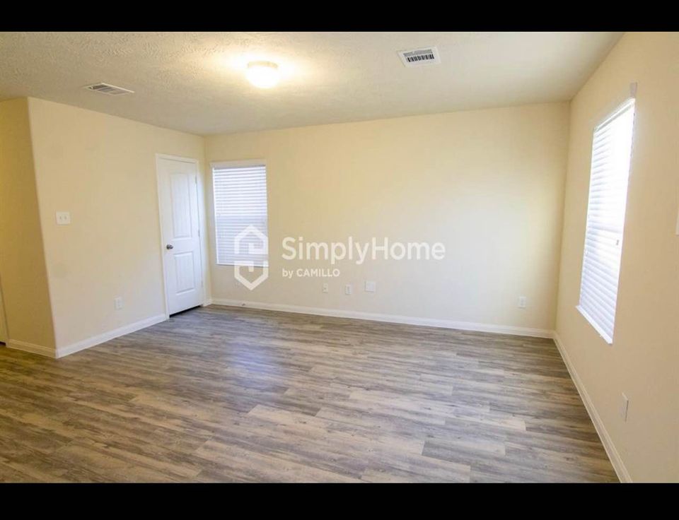 2 Beds 2 Baths - Townhouse photo'