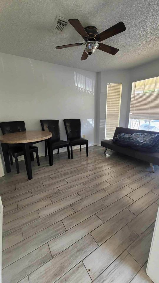 2 Beds 2 Baths - Townhouse - 4