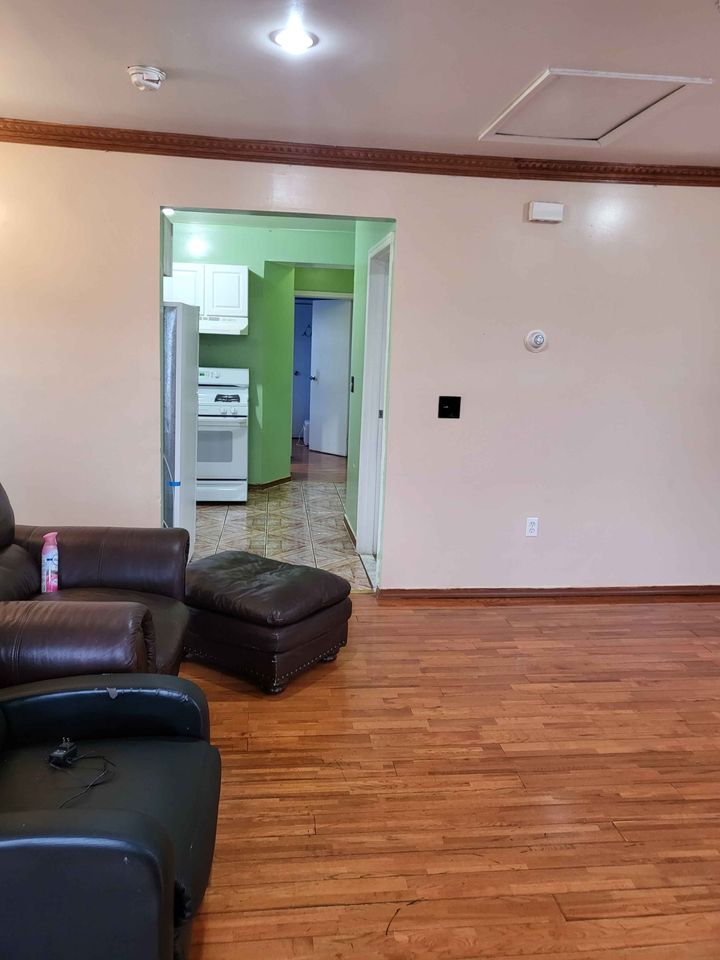 3 Beds 1 Bath - House photo'