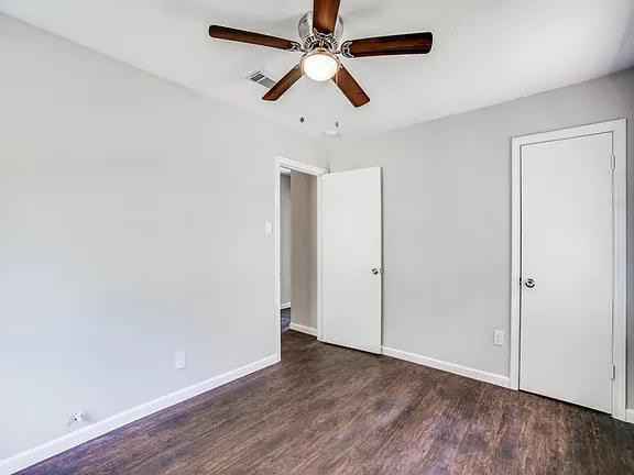 3 Beds 1 Bath - Townhouse photo'