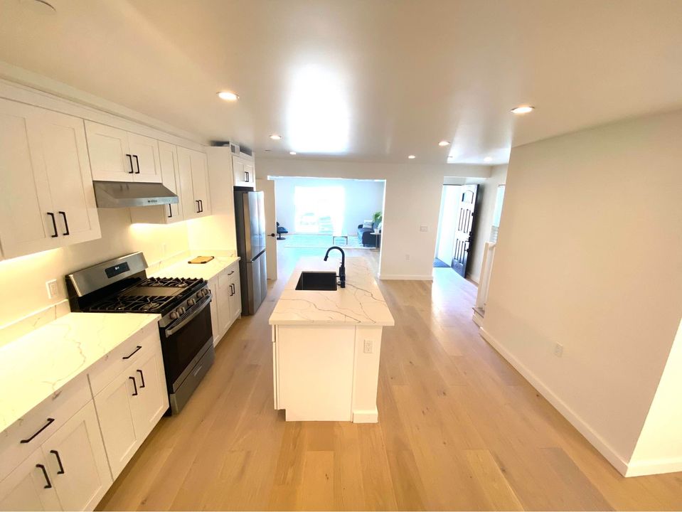 Private Bedroom in a Brand New House! photo'