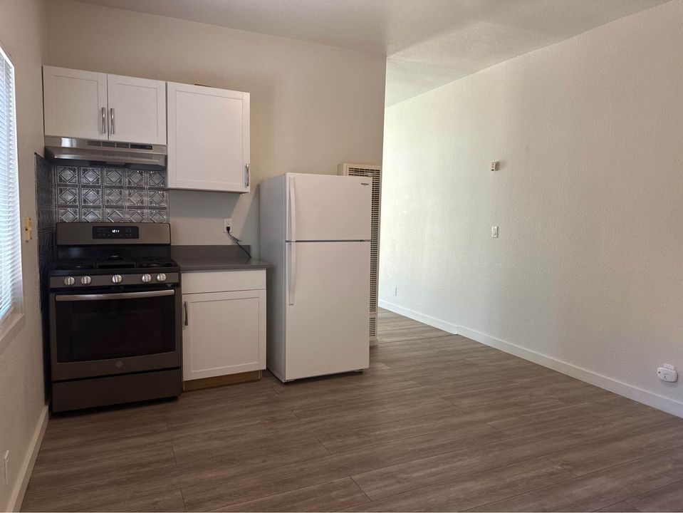 1 Bed 1 Bath - Townhouse photo'